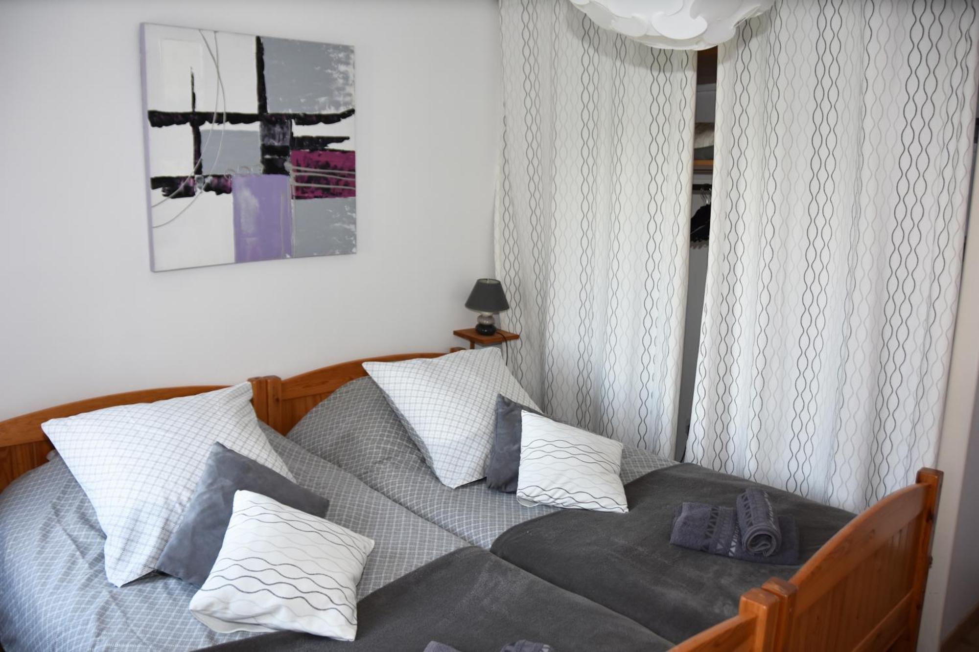 Les Volets Bleus Villa Provins Bagian luar foto